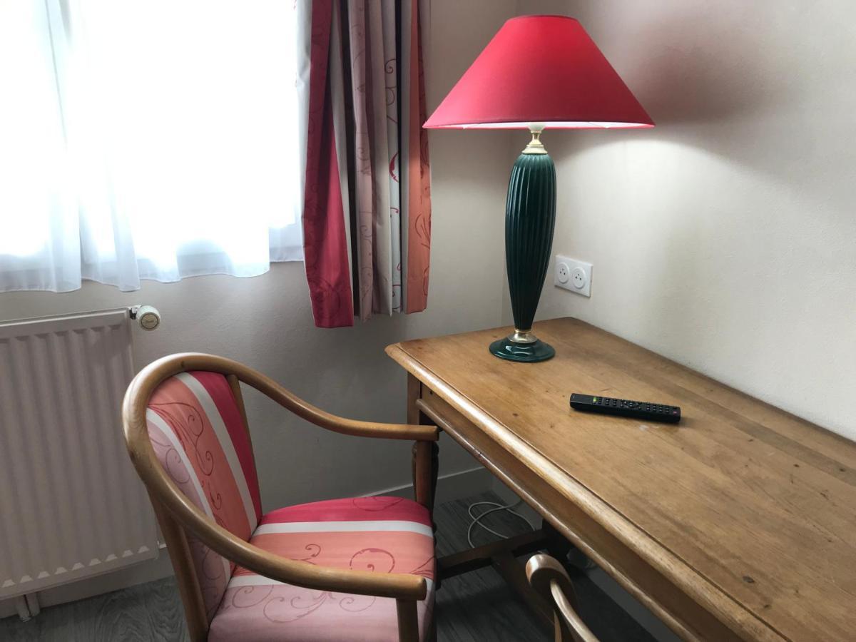 Logis La Villa Des Houx Aumale 外观 照片